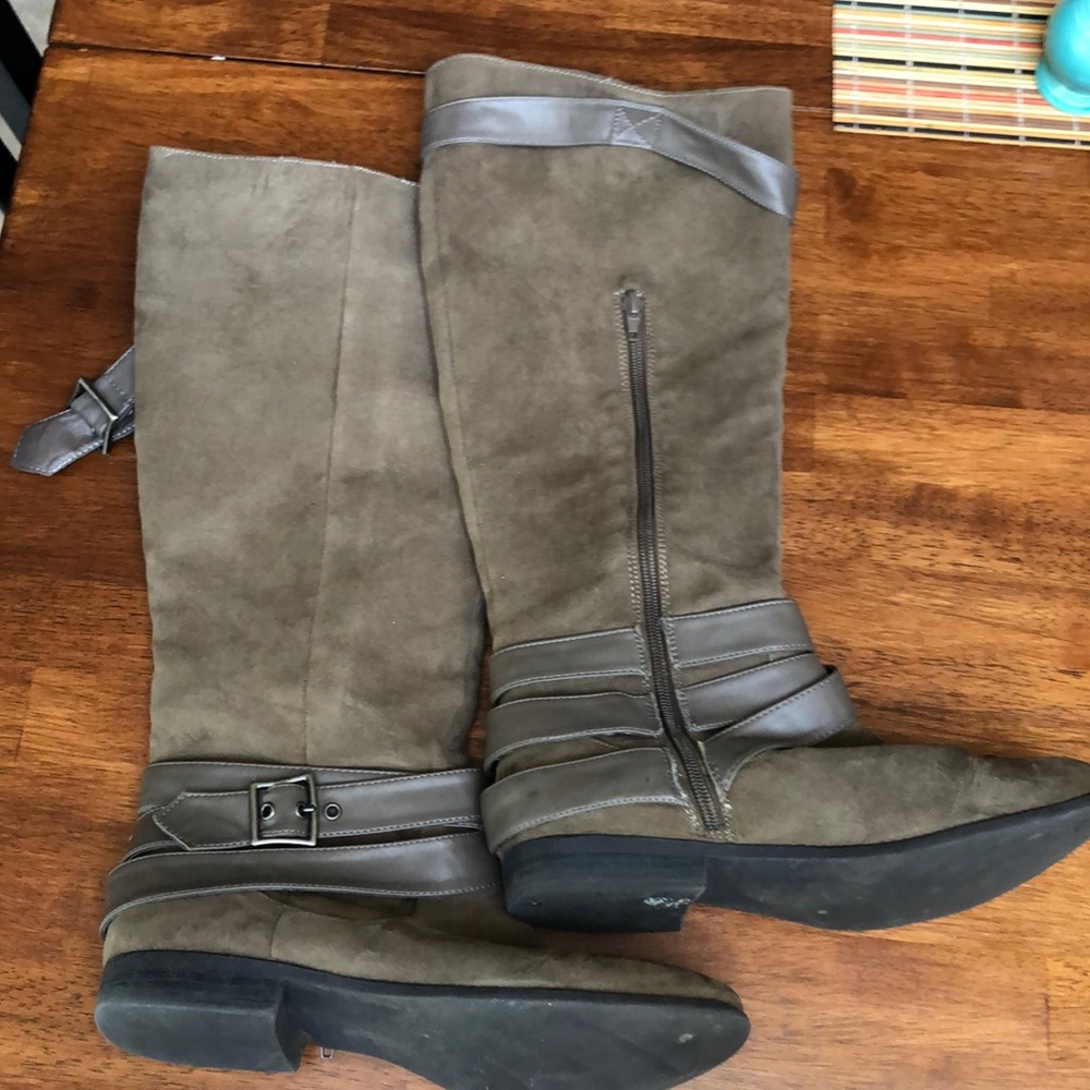 Brown boots